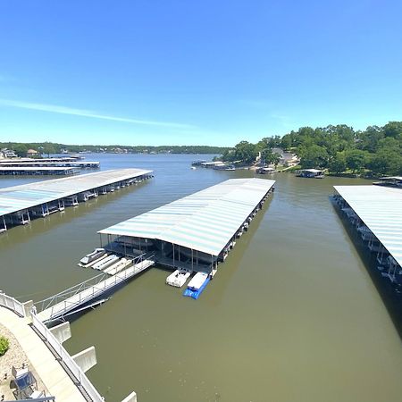 B Lakefront! Remodeled, Boat Slip, Patio Views, Pool, Boat Ramp, Wifi โอเซจบีช ภายนอก รูปภาพ