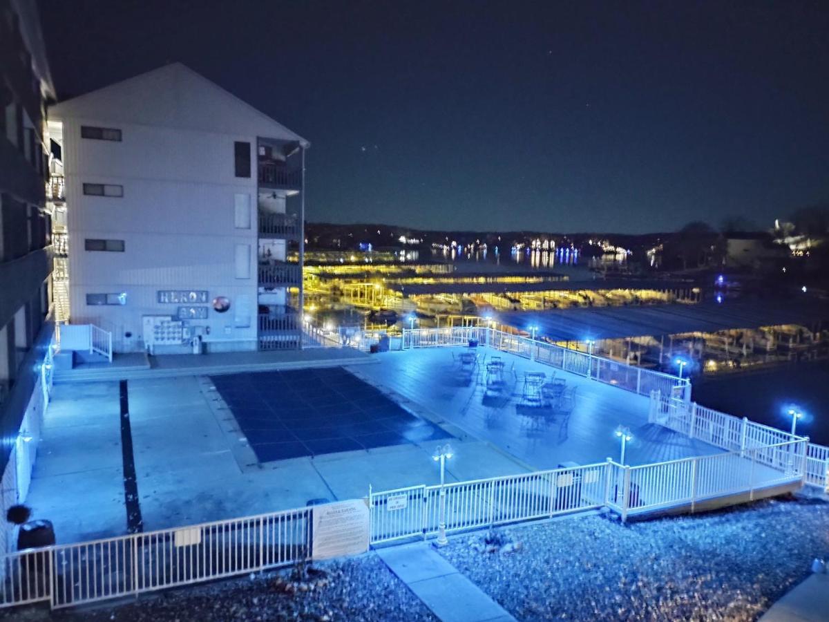 B Lakefront! Remodeled, Boat Slip, Patio Views, Pool, Boat Ramp, Wifi โอเซจบีช ภายนอก รูปภาพ