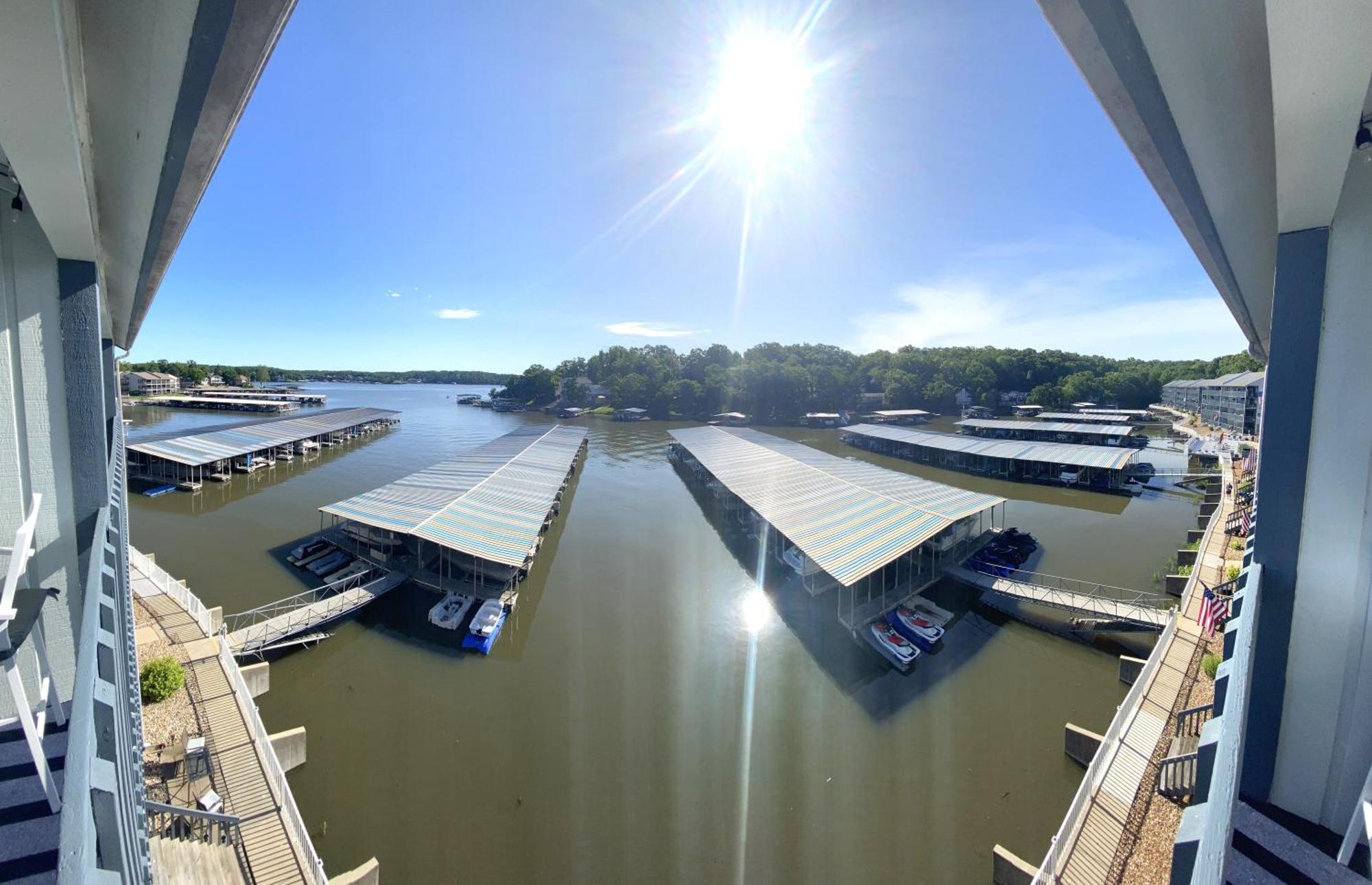 B Lakefront! Remodeled, Boat Slip, Patio Views, Pool, Boat Ramp, Wifi โอเซจบีช ภายนอก รูปภาพ