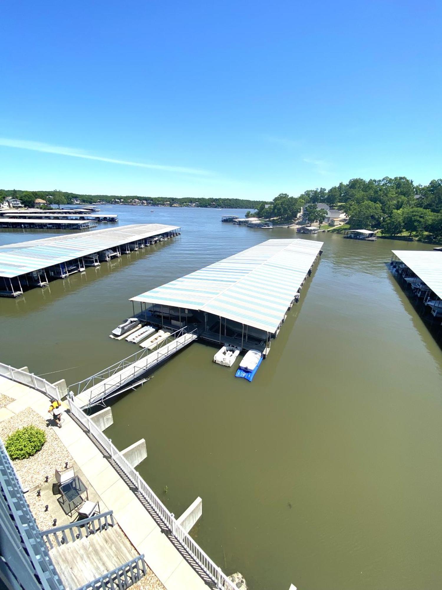 B Lakefront! Remodeled, Boat Slip, Patio Views, Pool, Boat Ramp, Wifi โอเซจบีช ภายนอก รูปภาพ