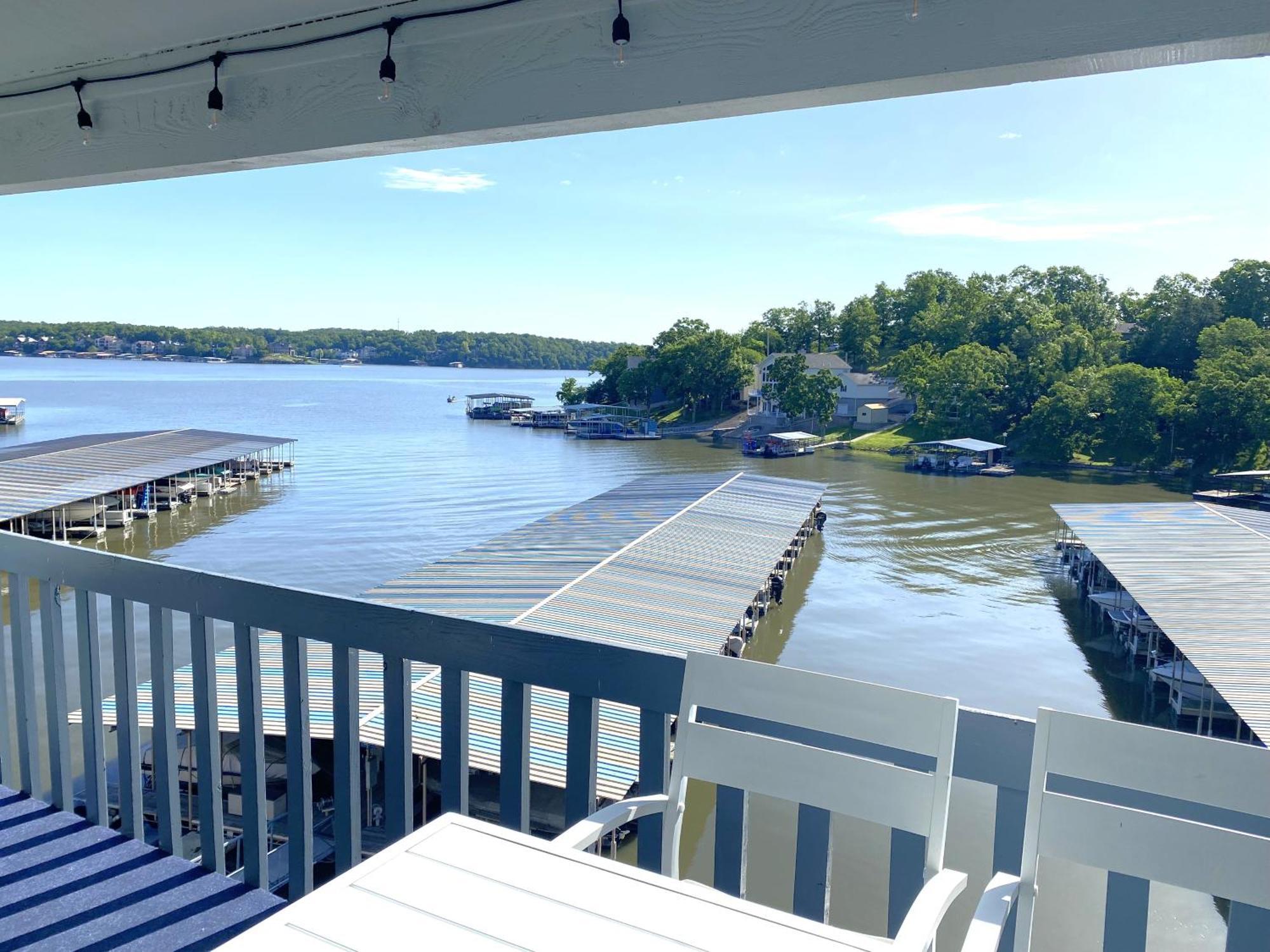 B Lakefront! Remodeled, Boat Slip, Patio Views, Pool, Boat Ramp, Wifi โอเซจบีช ภายนอก รูปภาพ